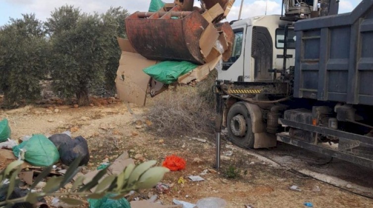 بالصور: ظبط نفايات طبية خطيرة مهربة من إسرائيل إلى سلفيت