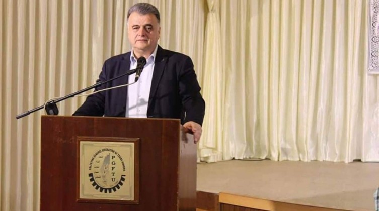 "نقابات عمال فلسطين": تحويل رواتب العمال في إسرائيل عبر البنوك قرار إسرائيلي بالمطلق