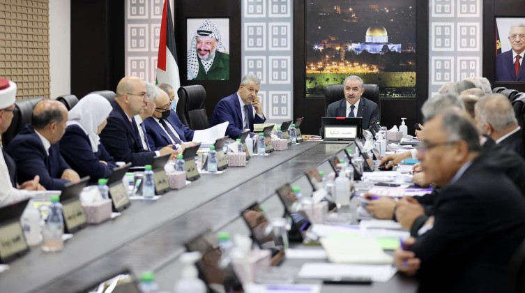 الحكومة تصدر قرارا بشأن إجراءات إصدار جوازات السفر البيومتري في غزة