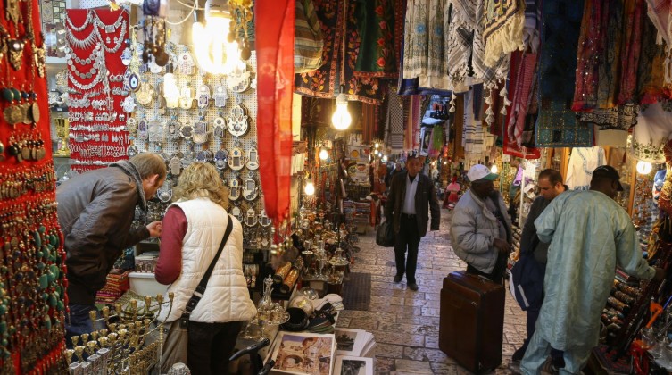 إطلاق خدمة جديدة للسياح الزائرين لفلسطين