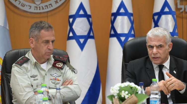 لابيد يلتقي مع كوخافي لمناقشة عدة قضايا