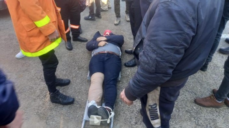 بالصور: اصابة 8 مواطنين جراء انقلاب حافلة وسط قطاع غزة