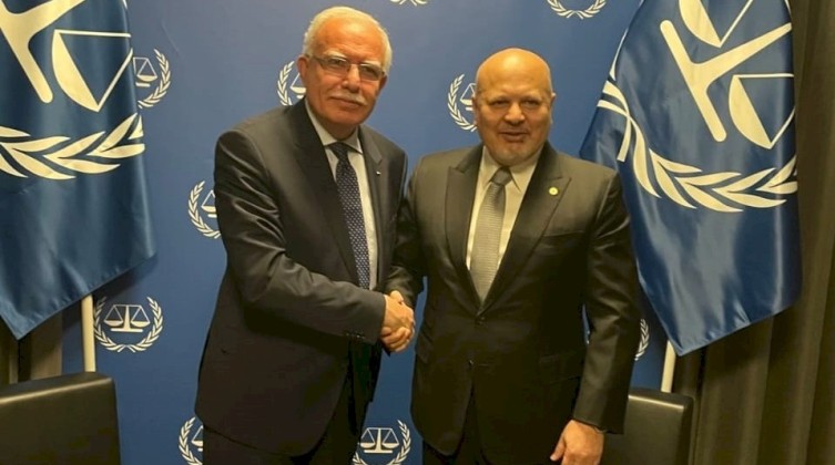  المالكي يسلم المدعي العام للمحكمة الجنائية ورقة حول جرائم الاحتلال الإسرائيلي بحق الأطفال