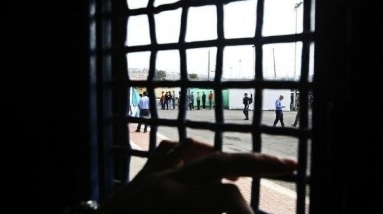 نادي الأسير: استمرار تدهور الوضع الصحيّ للأسير علي الحروب