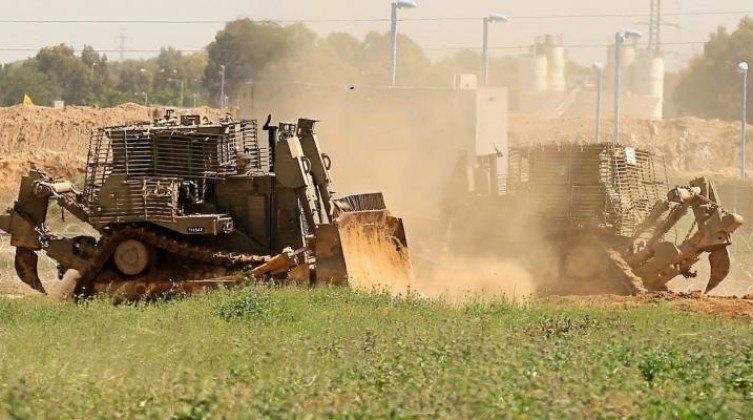 توغل آليات الاحتلال شرق غزة