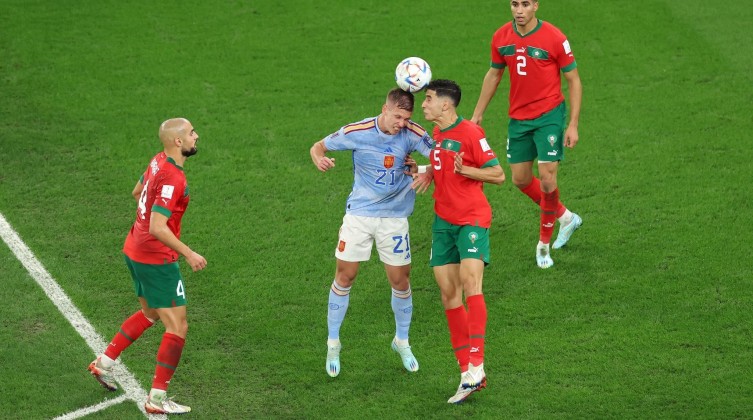 بالفيديو: تاريخ جديد للعرب في كأس العالم.. المغرب تتأهل لربع نهائي المونديال