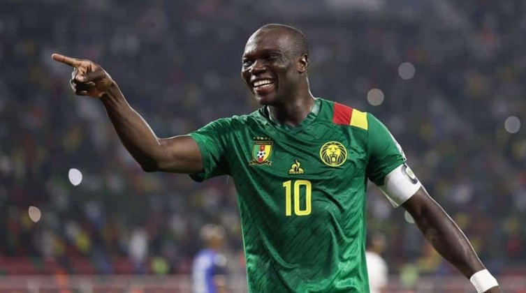 الكاميروني أبو بكر يرفض عرض كيبر من نادي فرنسي