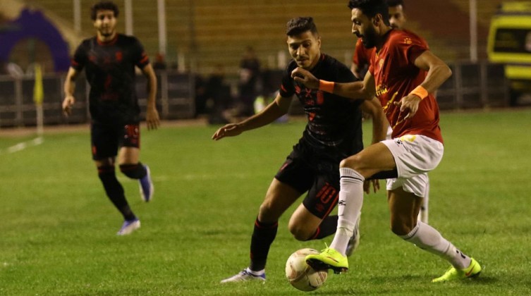 بالفيديو: سيراميكا كليوباترا يعطل مسيرة الأهلي بالتعادل السلبي