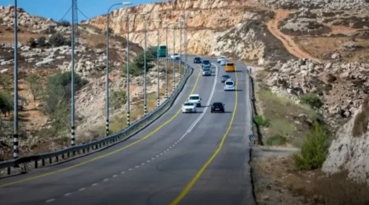 تخصيص 8 مليارات شيكل لتطوير الطرق الاستيطانية في الضفة الغربية