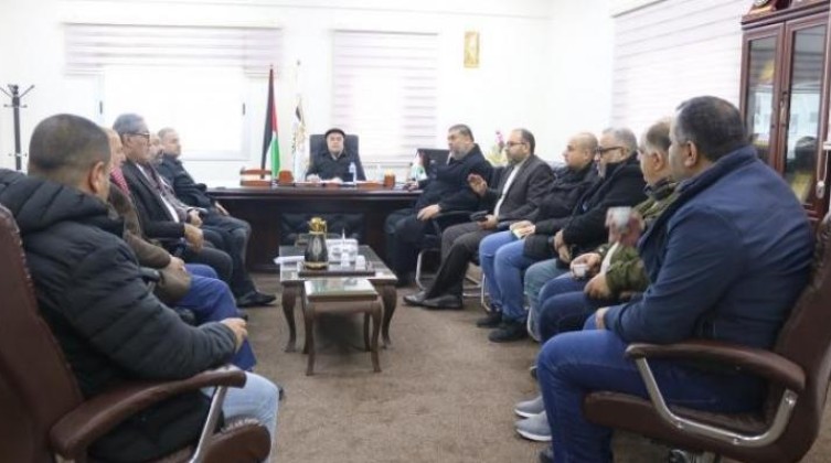 المالية بغزة تُخفّض ضريبة هامش الربح لشركات النقل والشحن