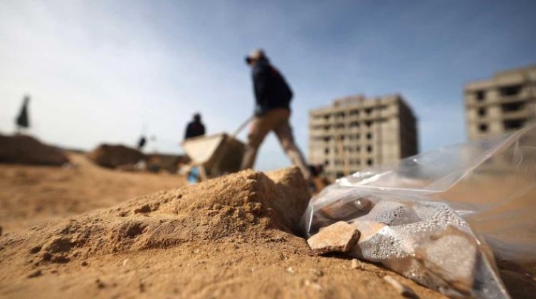 اكتشاف عشرات القبور في مقبرة رومانّية بغزة
