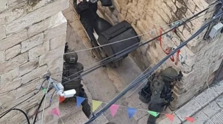 محدث بالفيديو: إصابات واعتقال مُطارد خلال اقتحام الاحتلال مدينة نابلس
