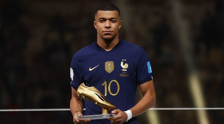 مفاجأة مدوية بشان موقف بيريز من التعاقد مع مبابي