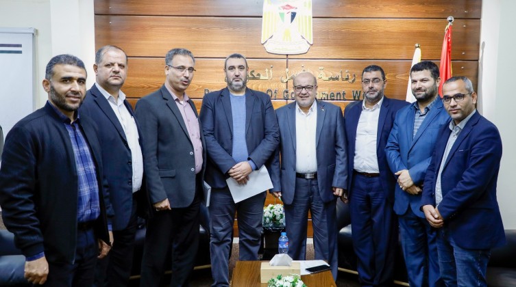 "الزيان" يكشف عن اجتماع "مثمر" بين نقابة الموظفين والعمل الحكومي