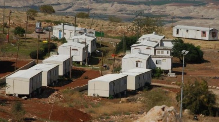 الكشف عن إنشاء بؤرة استيطانية جديدة في الغور