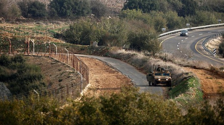 الاحتلال يعلن إحباط محاولة تهريب أسلحة عبر الحدود في غور الأردن