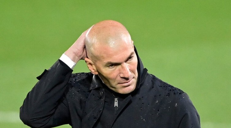 زيدان يرفض حضور نهائي المونديال بين فرنسا والأرجنتين