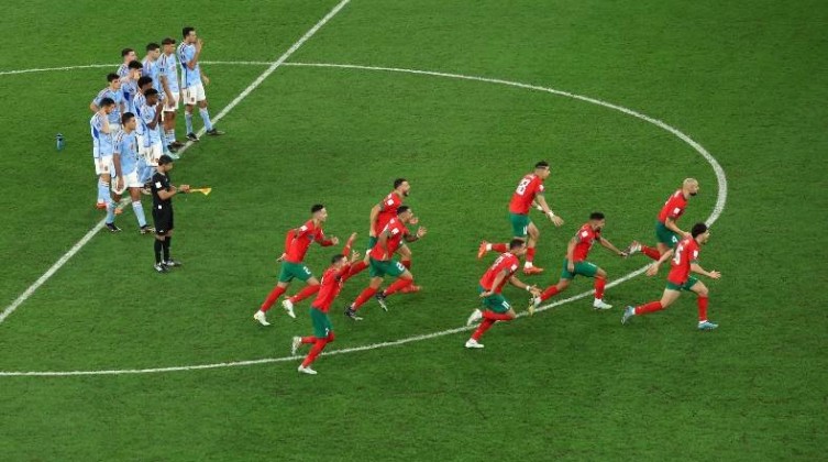 "كاف" توجه رسالة للمنتخب المغربي بعد الخسارة أمام فرنسا