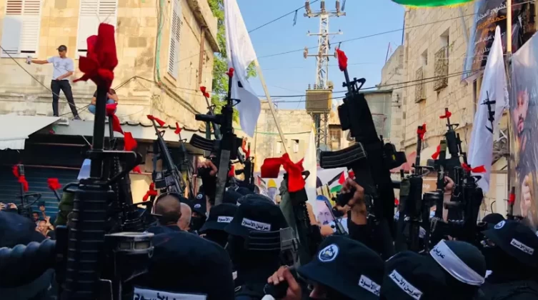 عرين الأسود تتبني ثلاث عمليات إطلاق نار في نابس فجر اليوم