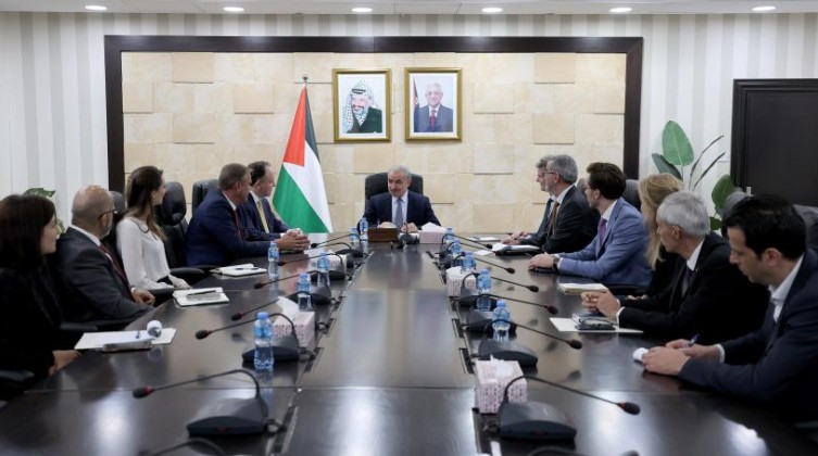 مجلس الوزراء يتخذ جملة من القرارات المرتبطة بالأزمة المالية