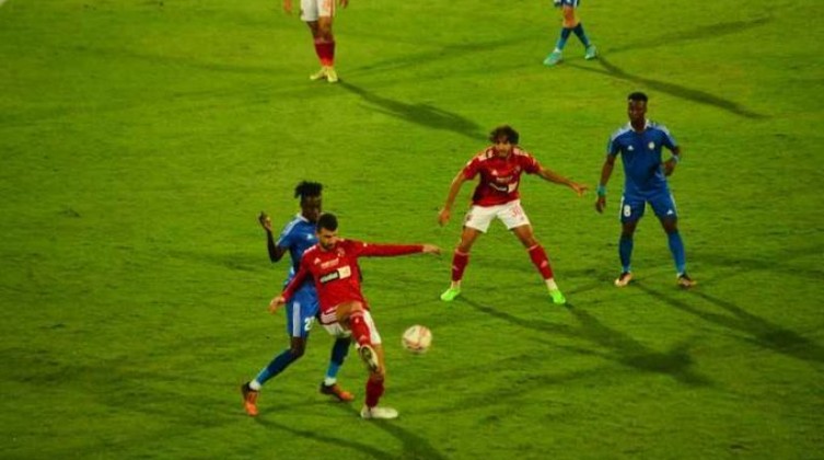 الأهلي يسقط في فخ التعادل السلبي أمام سموحة بالدوري المصري