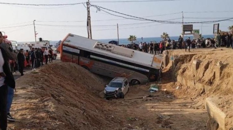 عشرات الإصابات جراء حادث تصادم في مدينة غزة