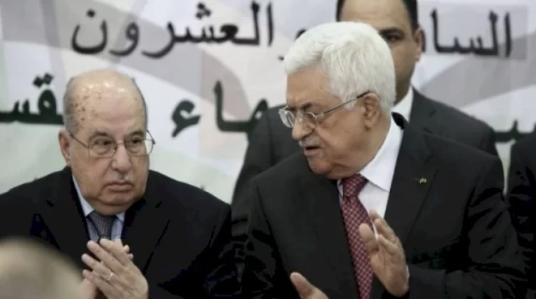 الرئيس عباس يعلن الحداد على روح "سليم الزعنون"