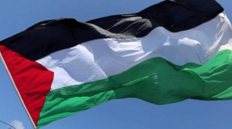 دعوات للتغريد والتفاعل مع وسم "ارفع علمك"