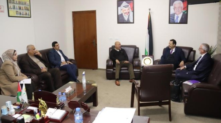 أبو هولي يلتقي وفد من الاتحاد الأوروبي بغزة. ماذا بحثا؟