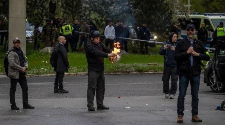 "حماس" تُعلق على حادثة حرق نسخة من المصحف في تركيا