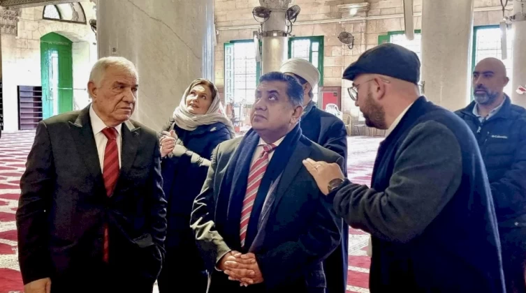 وزير بريطاني يزور المسجد الأقصى