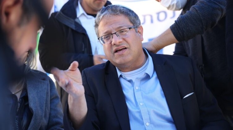 بن غفير يلغي قانوناً يقضي بالسماح لأعضاء كنيست بلقاء أسرى أمنيين
