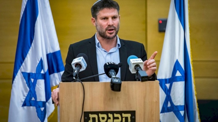 سموترتيش يوقع اليوم على اقتطاع 139 مليون شيكل من أموال السلطة الفلسطينية