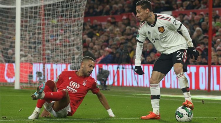 بالفيديو: مانشستر يونايتد يكتسح نوتنجهام بثلاثية في كأس الرابطة الإنجليزية