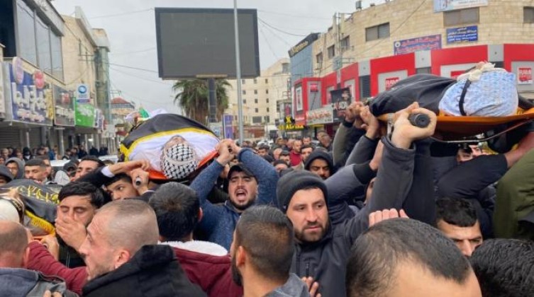 بالفيديو والصور: جنين تودع أقمارها الثلاثة بجنازة مهيبة