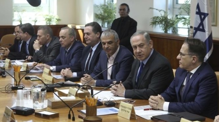 الاحتلال يبحث معاقبة السلطة الفلسطينية على خطوة لاهاي
