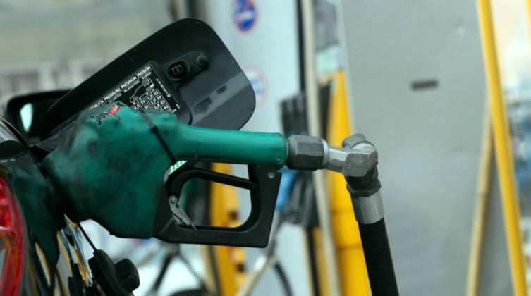 انخفاض على أسعار البنزين في "اسرائيل"