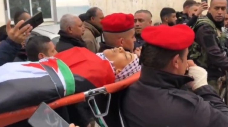 بالصور: تشييع جثمان الشهيد الفتي عامر ابو زيتون في نابلس
