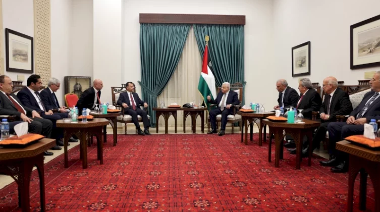 تفاصيل لقاء الرئيس عباس مع أعضاء المحكمة الدستورية التركية