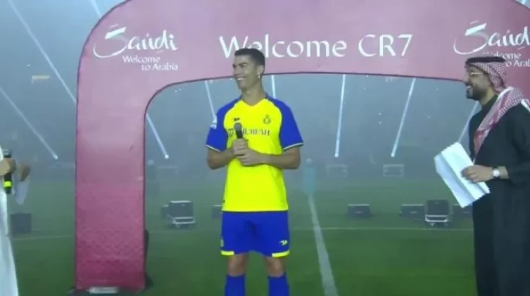 بالفيديو: رونالدو في مؤتمر تقديمه للنصر السعودي: أنا هدفي تطوير كرة القدم السعودية