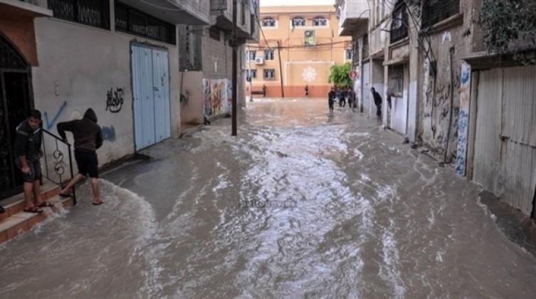 خسائر بشرية بفعل غرق المنازل بالأمطار في غزة
