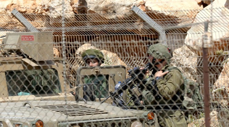 مسؤول في الجيش الاسرائيلي يدّعي اكتشاف تحركات لاختطاف جنود بغزة