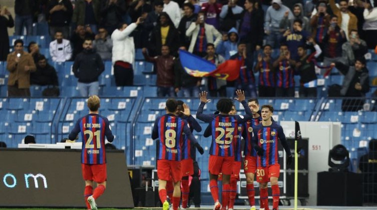 برشلونة يفوز على ريال بيتيس ويتأهل لنهائي السوبر الإسباني