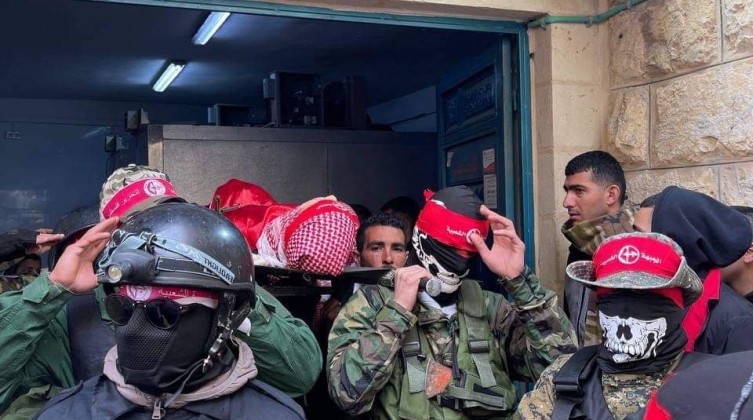 بالصور: تشييع جثمان الشهيد الفتى آدم عياد في بيت لحم
