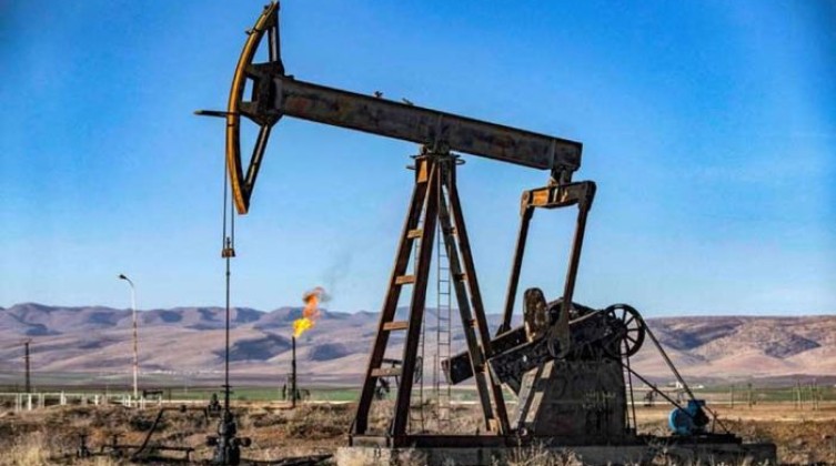 صعود أسعار النفط الخام بشكل طفيف