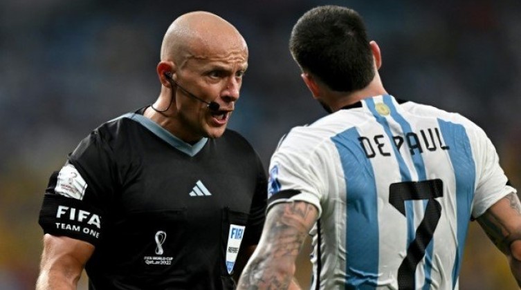 حكم نهائي كأس العالم يدير مباراة الأهلي وبيراميدز في الدوري المصري