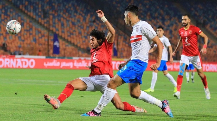 بالفيديو: الأهلي يُعمق جراح الزمالك بثلاثية وينفرد بصدارة الدوري المصري