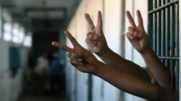 "شؤون الأسرى" تُعقب على قانون الكنيست بسحب الجنسية من الأسرى