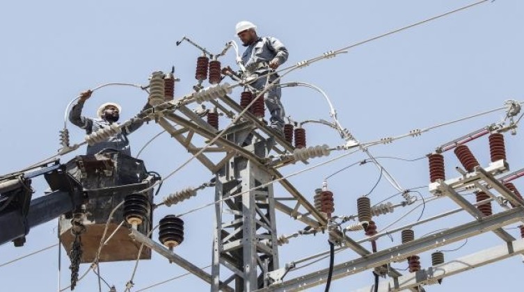 كهرباء غزة: خروج خط جباليا عن الخدمة بسبب القصف الإسرائيلي