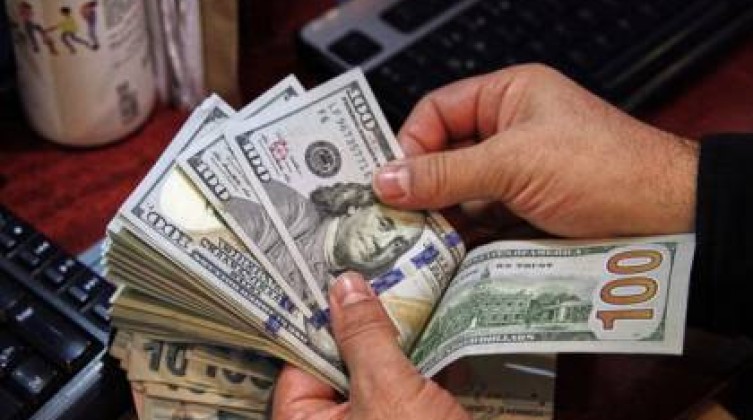 ارتفاع مفاجئ على سعر صرف الدولار مقابل الشيكل